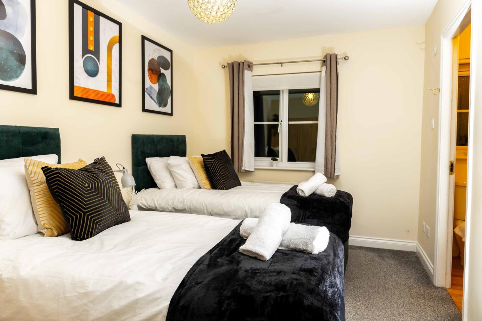 Livingston North Station Apartments Екстериор снимка